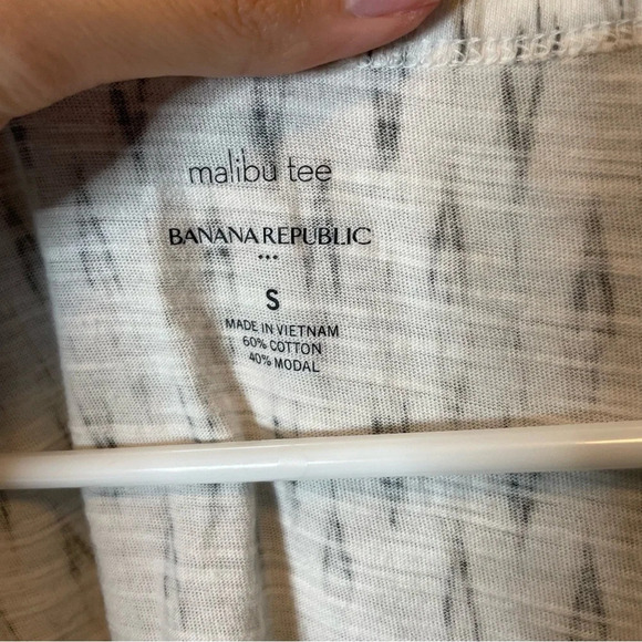Banana Republic Malibu tee printed design sleeveless tank women’s size small - Picture 5 of 10